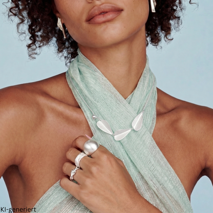 Élise Necklace